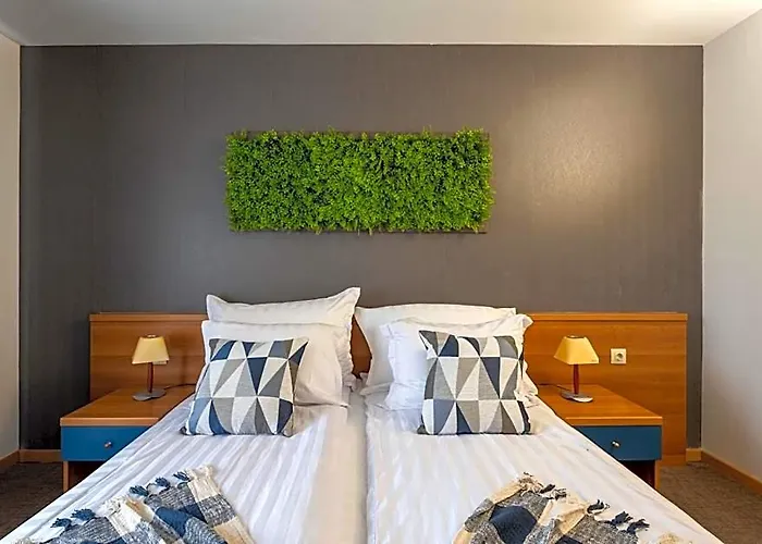 103 View Park Hotel