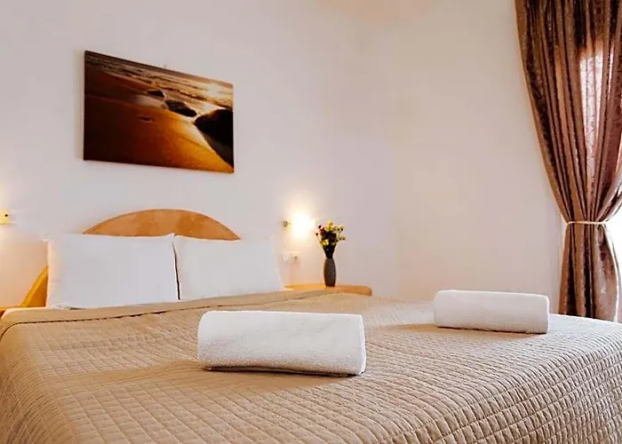Nikos Hotel