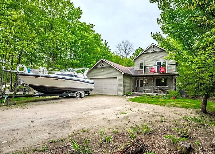 Creek Side Cozy And Serene Cottage Home