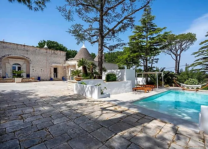 Guesthost - Borgo Lucia Trulli With Pool