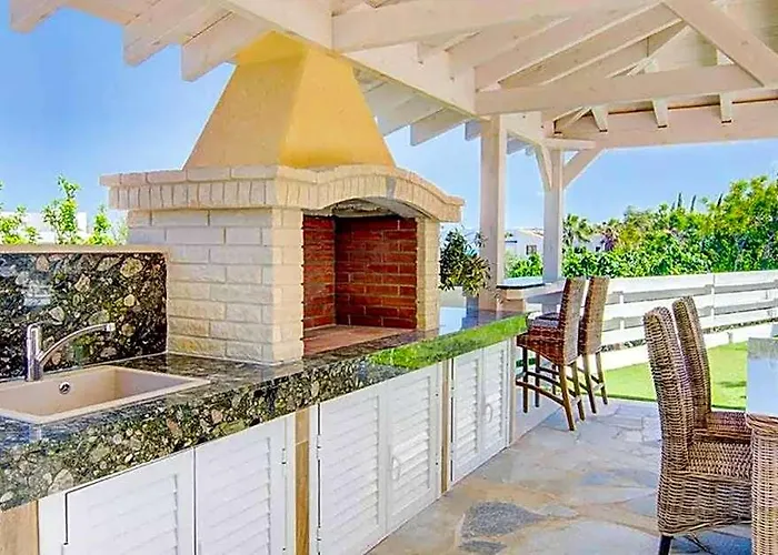 Sea Breeze Hideaway