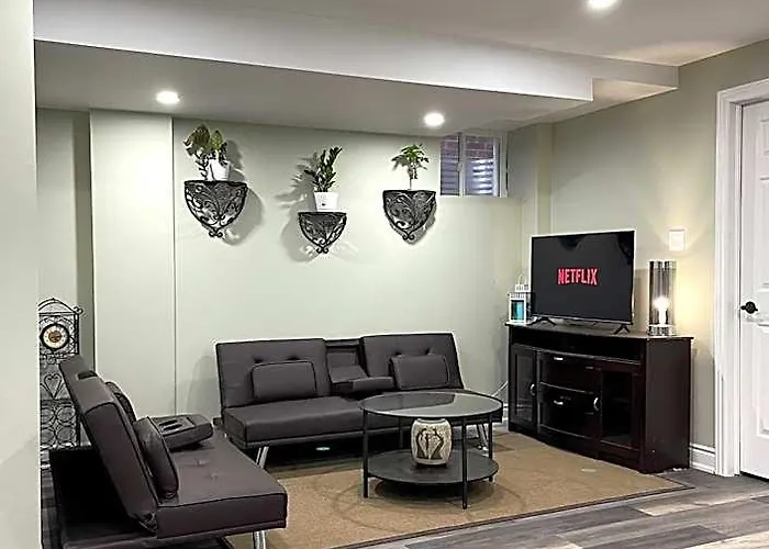 Two Bedroom Basement Ensuite 15 Mins From The Niagara Falls