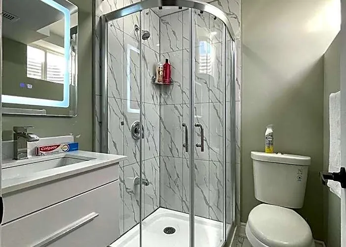 Two Bedroom Basement Ensuite 15 Mins From The Niagara Falls