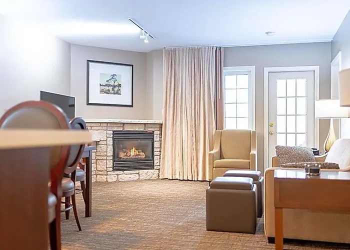 Horseshoe Valley Suites - The Azure