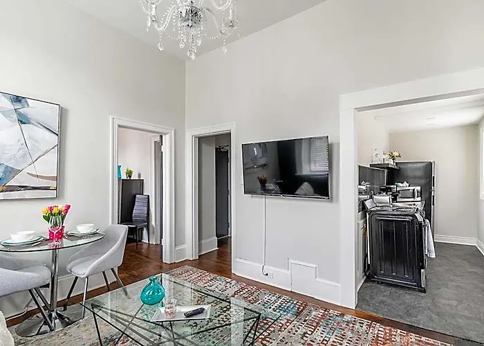 Apartment In The James South Neighborhood