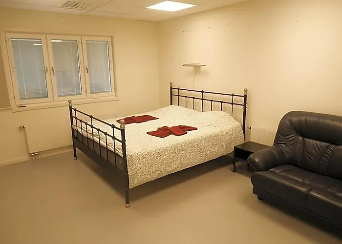Skra Hostel - Bed & Business