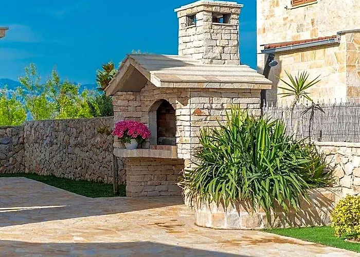 Villa Kirsten With Heated Pool, Jacuzzi And Sauna - By Ta Leut Agency