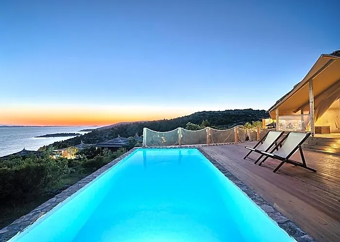 Golden Haven Luxe Glamp Resort