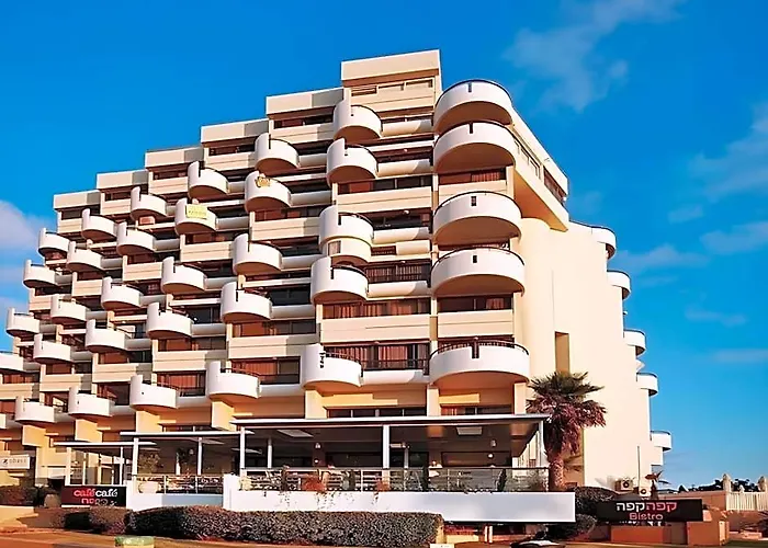 Marine Heights Suites Hotel