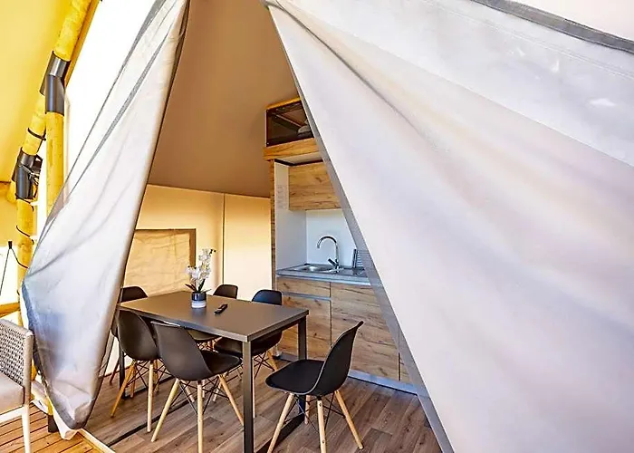 Camp Dole Zivogosce - Mobile Home And Glamping Tent