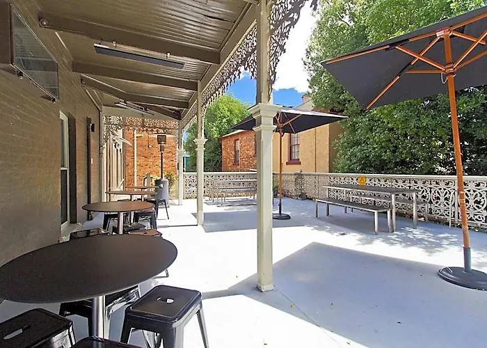 Deloraine Hotel