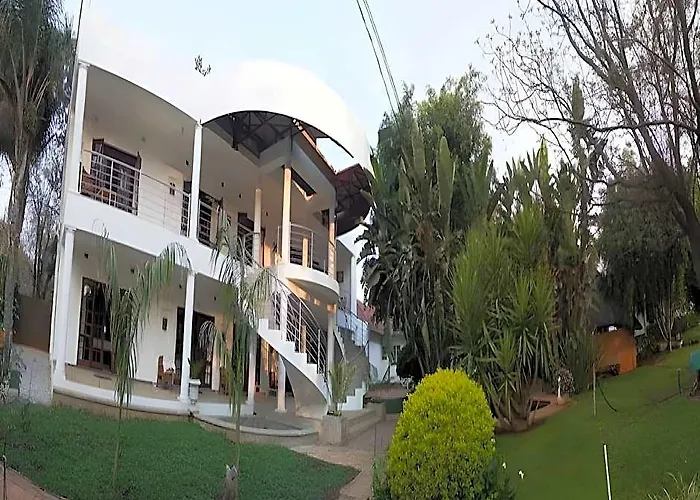 Motsamai Guest Lodge