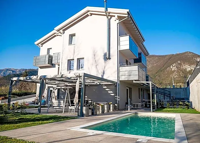 Pove 2.4 Hotel