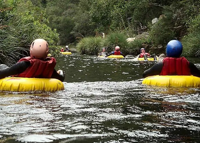Tube N Axe Lodge And Backpackers
