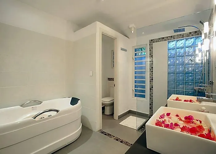 Esprit Libre Restaurant & Guest House