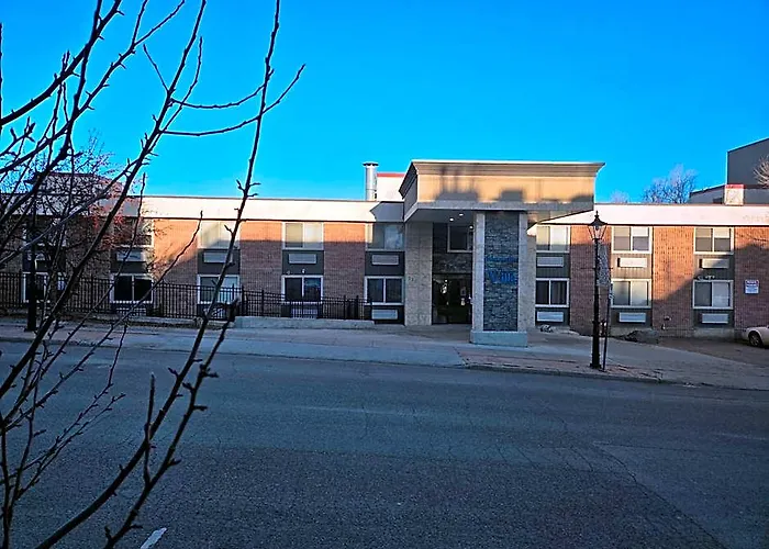 The Medicine Hat Villa
