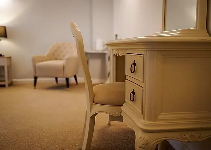 Lemon Tree Rooms - Newly Refurbished Coastal Stay