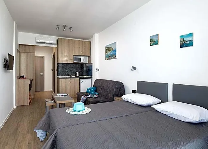 Grand Dodo'S Triada Seaview Studios