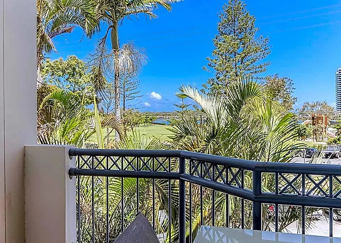 Bella Mare Coolangatta Beachside Apartments