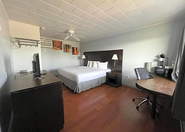 Travelodge By Wyndham Grand Falls