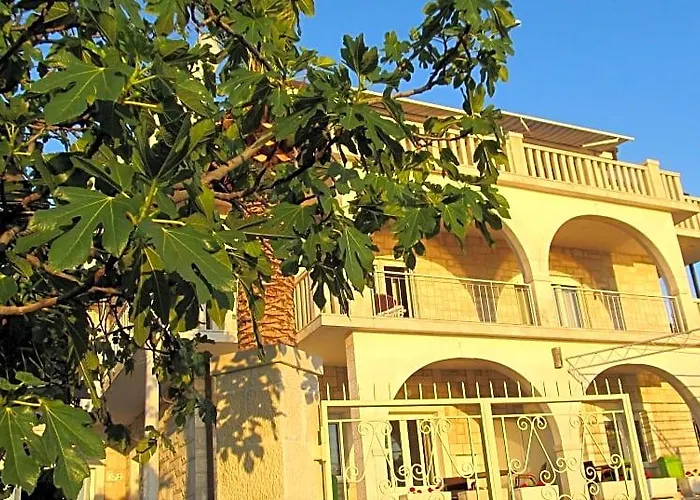 Villa Pape