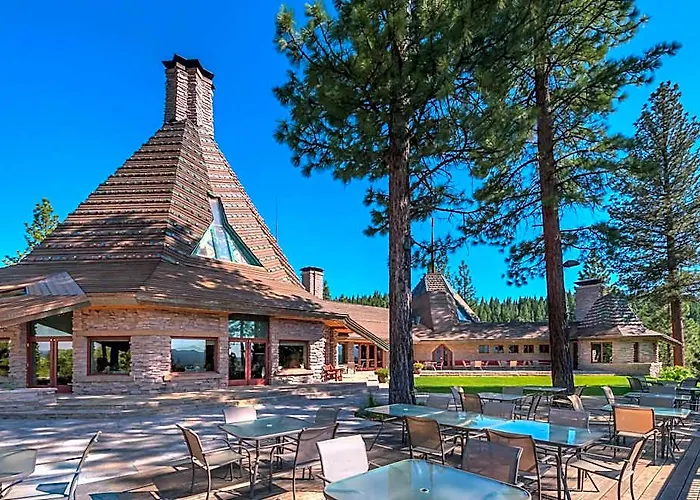 The Lodge At Nakoma