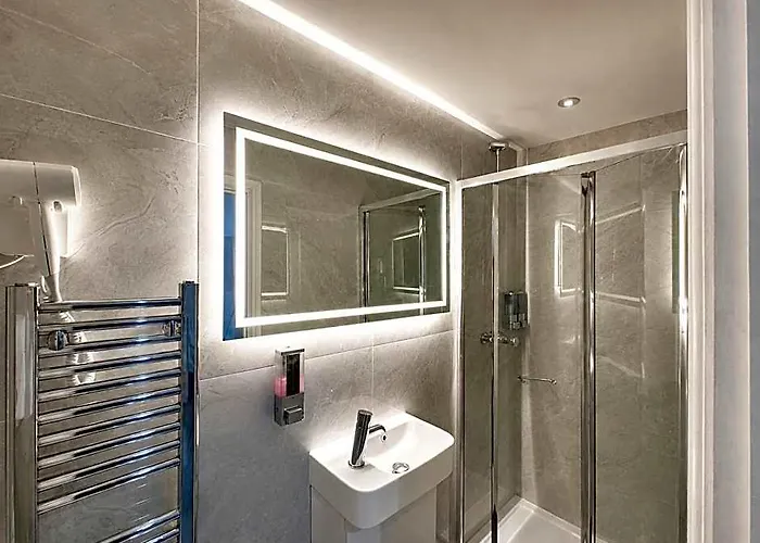The Broadway Hotel - London Heathrow