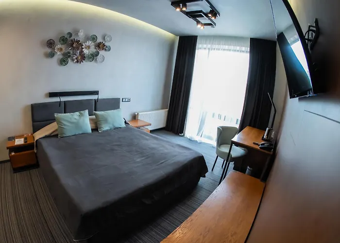 Mojo Hall Hotel