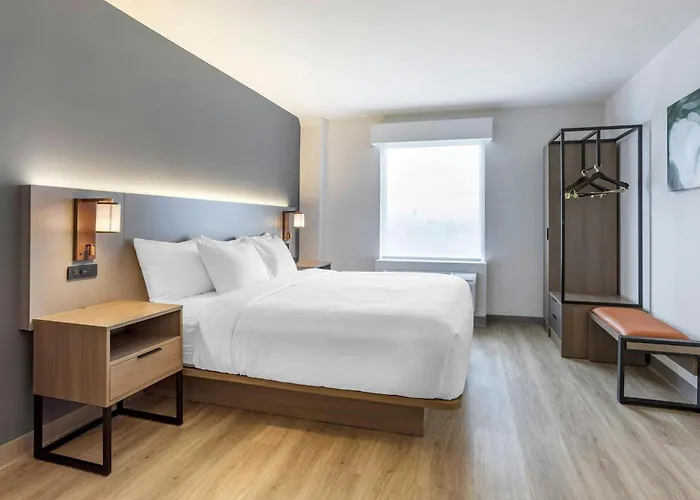Four Points By Sheraton Newark Airport