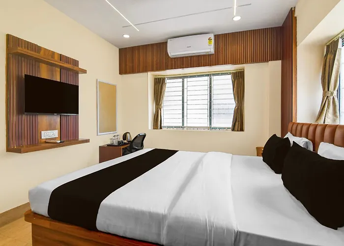 Super Collection O Newtown Bus Stand Formerly The Executive Suites