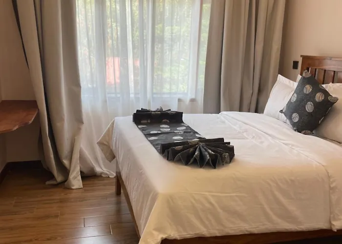 Peak Park Hotel