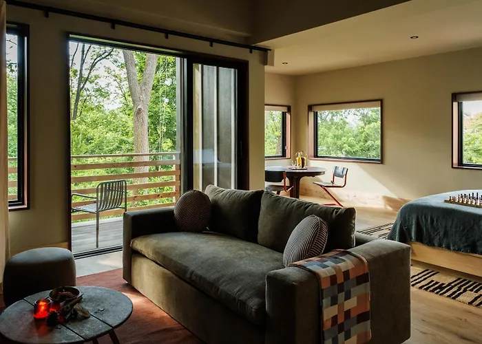 New Paltz Way Hotel