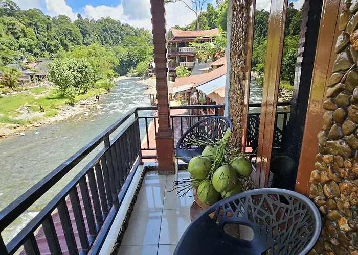 Sumatra Inn & Travel