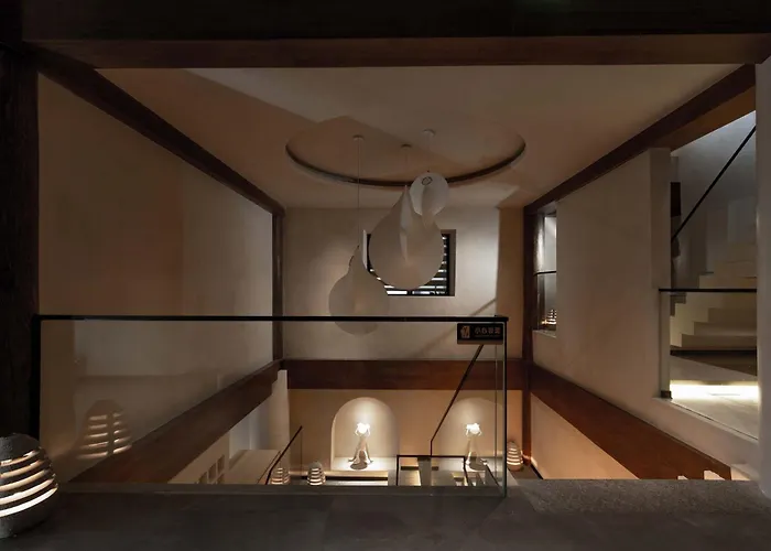 Shangri-La Designer Homestay Without Summer