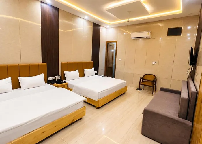 The Pearl Hotel Rampur Only For National Guest