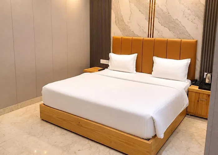 The Pearl Hotel Rampur Only For National Guest