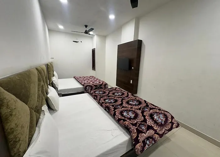 Hotel U V 2 Mins From Golden Temple