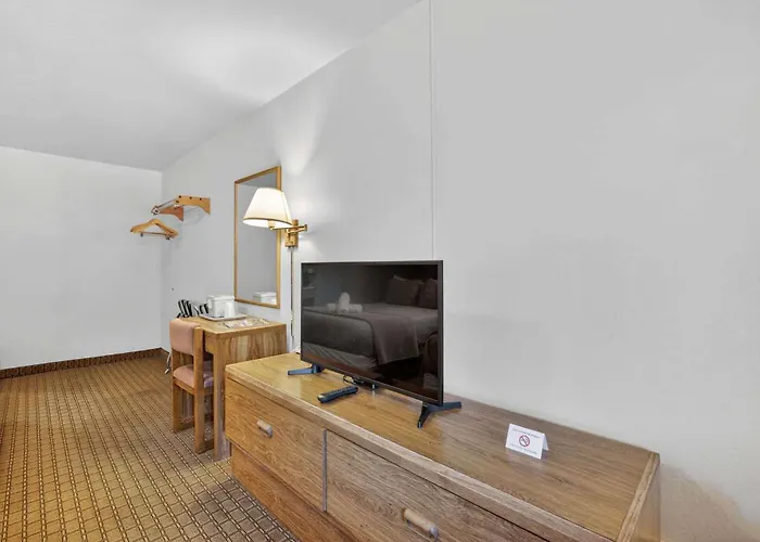 Eagle Motel - Suite 116