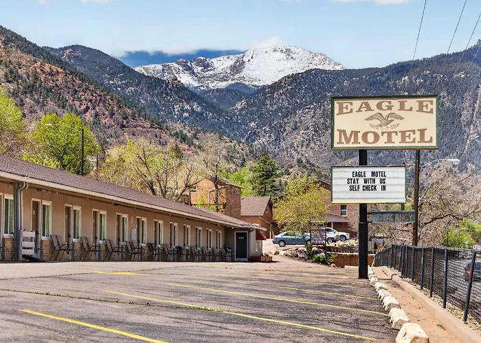 Eagle Motel Suite 112