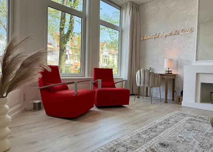 Stylish Apartment With A Sunny Balcony Near The Sea
