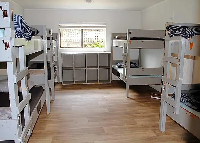 Hugo & Carters Backpackers & Motel