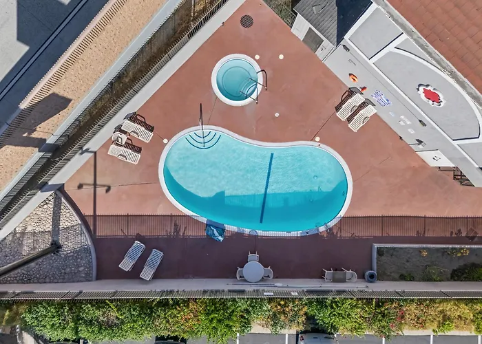 Ramada By Wyndham Ontario Airport & Convention Center