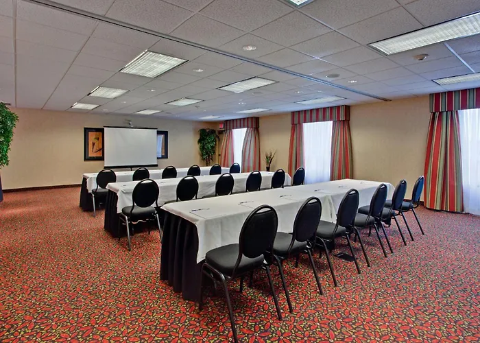 Holiday Inn Express Airdrie By Ihg
