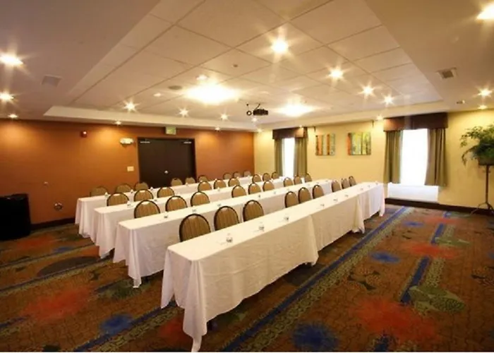 Holiday Inn Express Hotel & Suites Chicago-Algonquin By Ihg