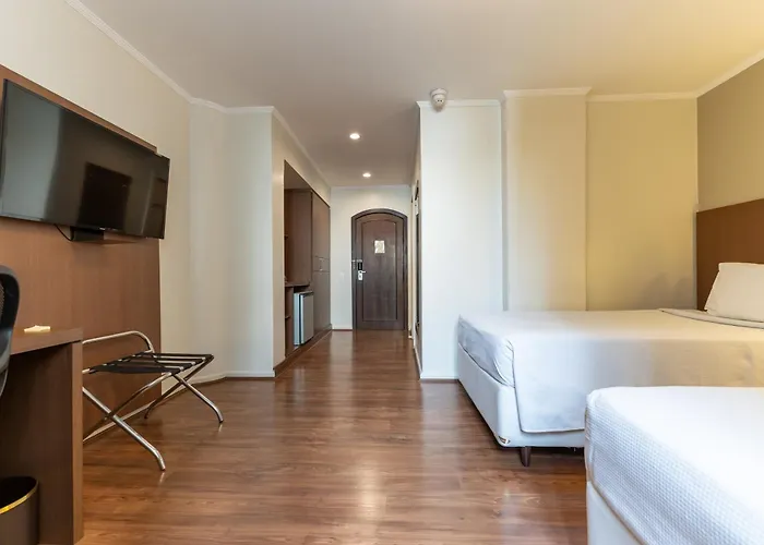 Hotel Deville Curitiba