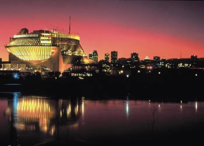 Holiday Inn Laval Montreal By Ihg