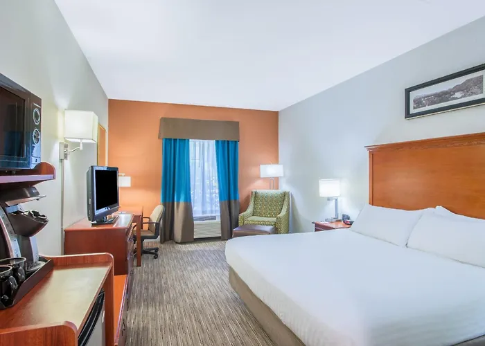 Holiday Inn Express Hotel & Suites Brattleboro By Ihg
