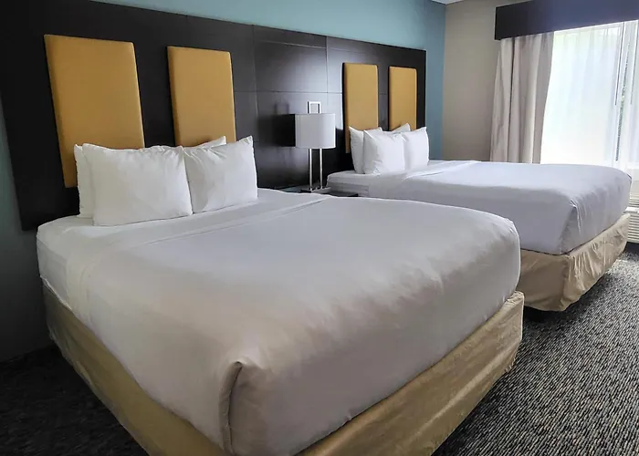 Comfort Suites Fort Lauderdale Airport South & Cruise Port