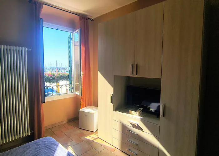 Perla Nera Guesthouse