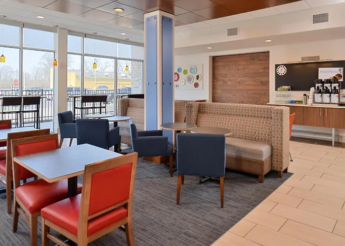 Holiday Inn Express & Suites - Brighton South - Us 23 By Ihg